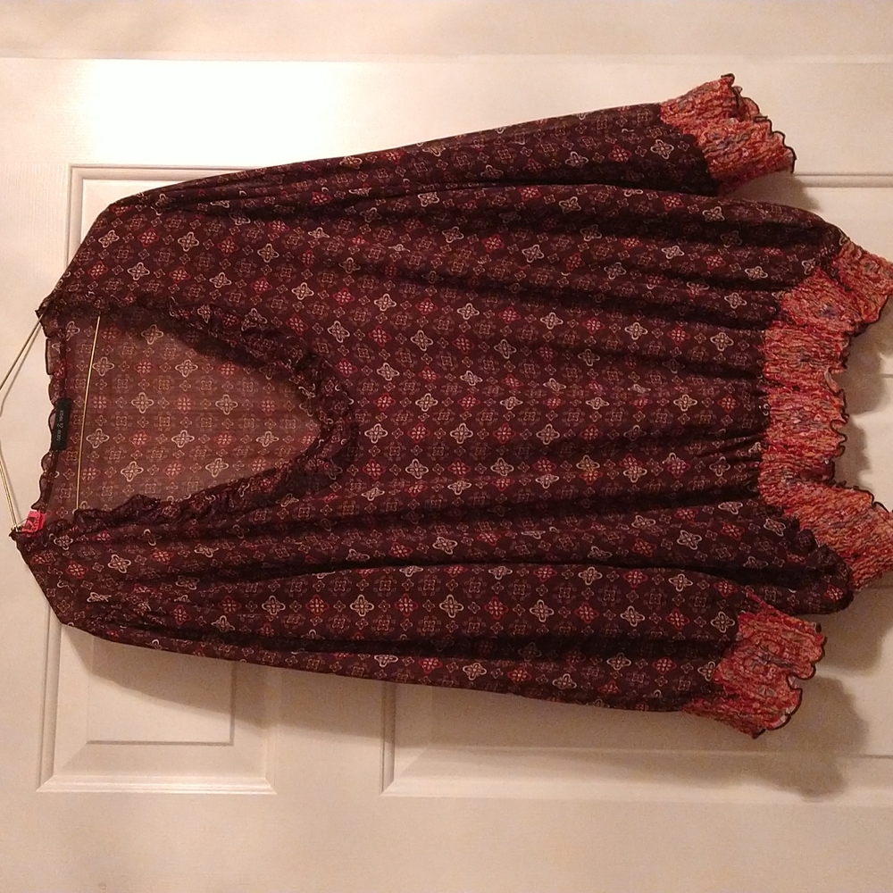 Beautiful shear material women's plus size blouse size 2X/3X burgundy like new